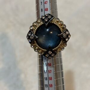 Vintage look large blue smoky faux sapphire ring framed in gold sz 6